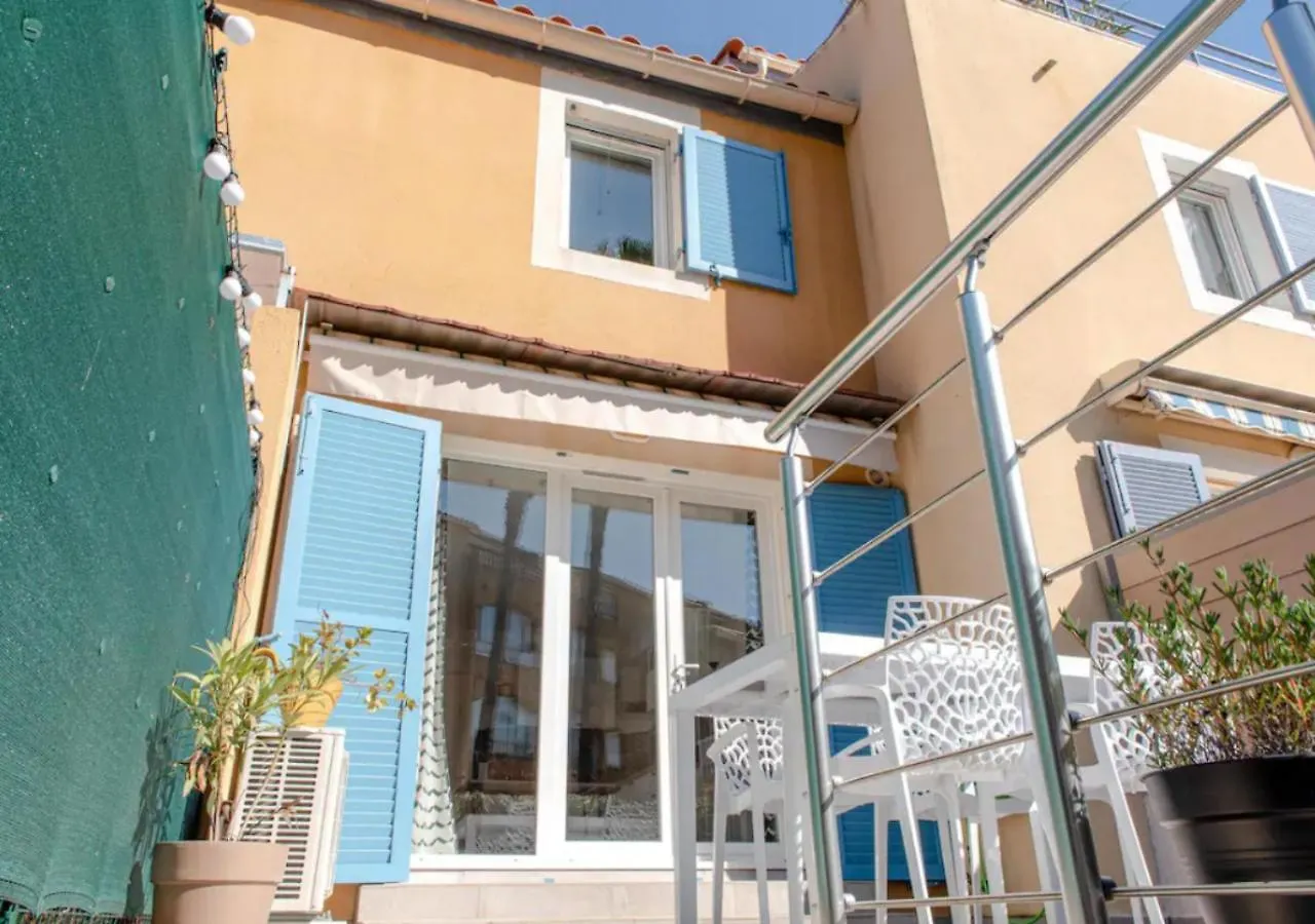 Mazet - A 300M De La Plage / Terrasse / Wifi / La Conciergerie Varoise La Londe-les-Maures 0*,  Franciaország