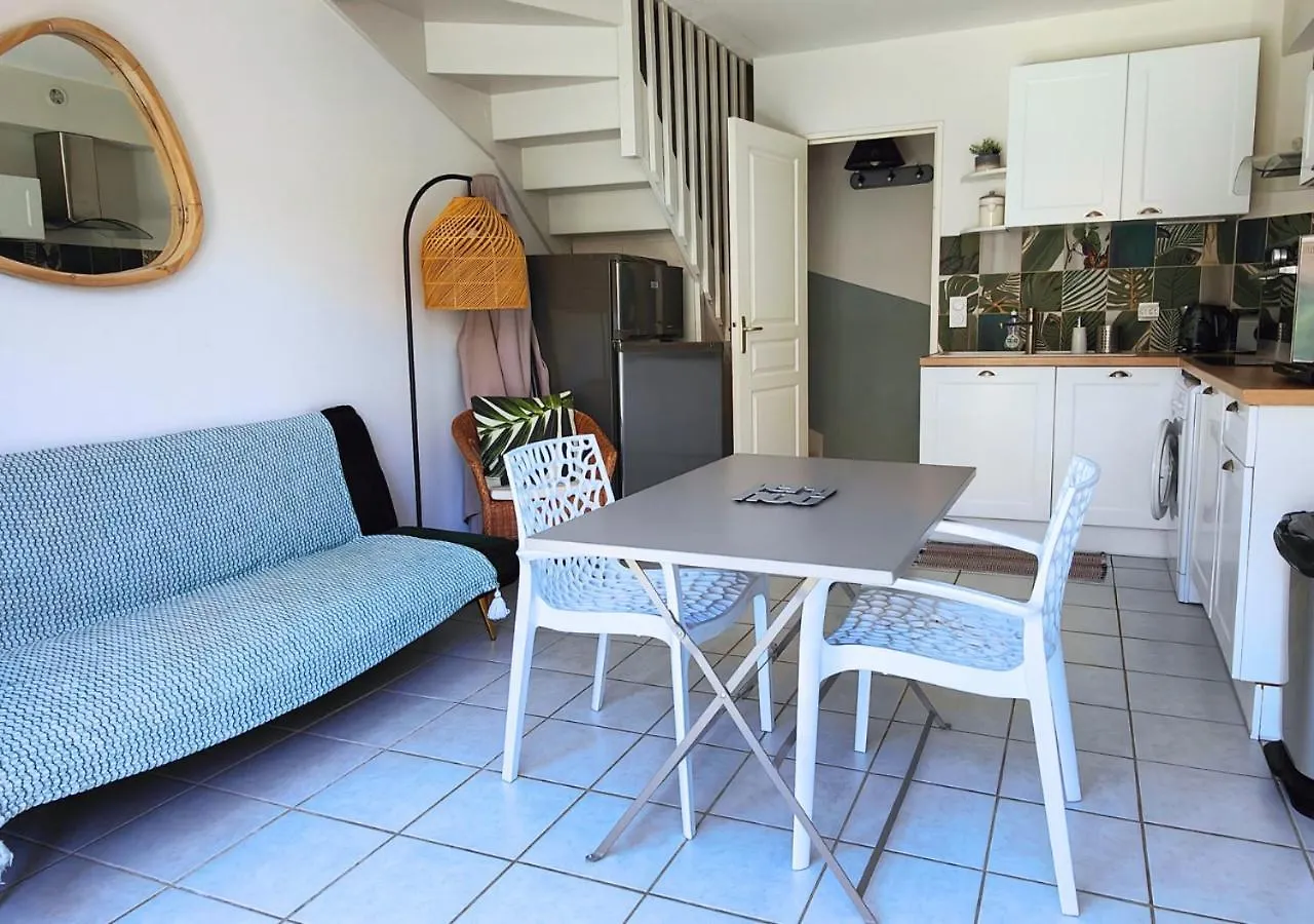 Mazet - A 300M De La Plage / Terrasse / Wifi / La Conciergerie Varoise La Londe-les-Maures Apartment